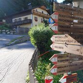 wegweiser wanderwege touren in toblach